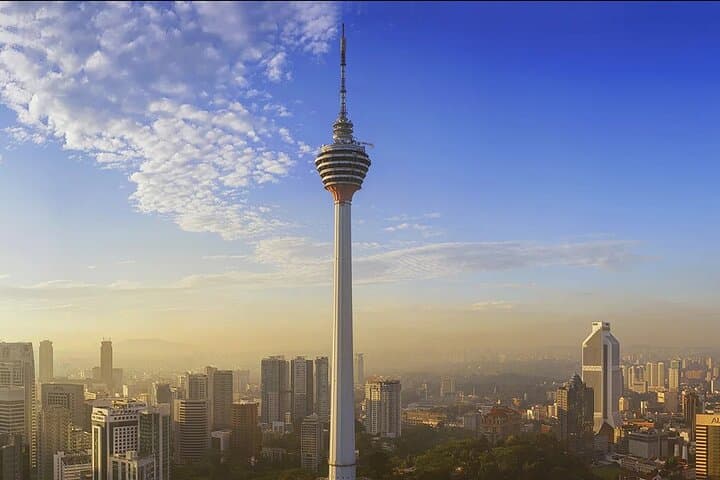 Kuala Lumpur Twin Peaks Private Tour: Batu Caves, KL Tower & Petronas Views photo 2