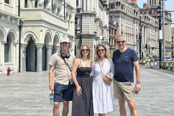 Private Full-Day Shanghai: Bund, Yuyuan Garden & Shanghai Tower Highlights