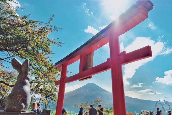 Mt. Fuji Day Tour: Kawaguchiko Ropeway, Matcha Workshop & Oshino Hakkai photo 3