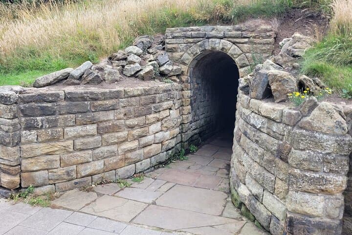 Writing Dracula: Self-Guided Walk of Stoker's Whitby photo 5