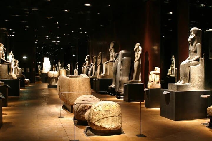 Full-Day Private Cairo Tour from Hurghada: Pyramids, Egyptian Museum & Khan el-Khalili photo 3