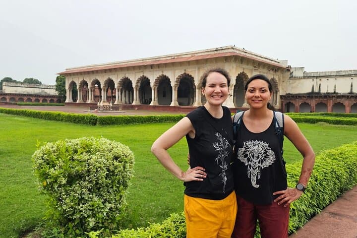 Luxury Taj Mahal Day Trip from Delhi by Private Car with 5-Star Lunch photo 3