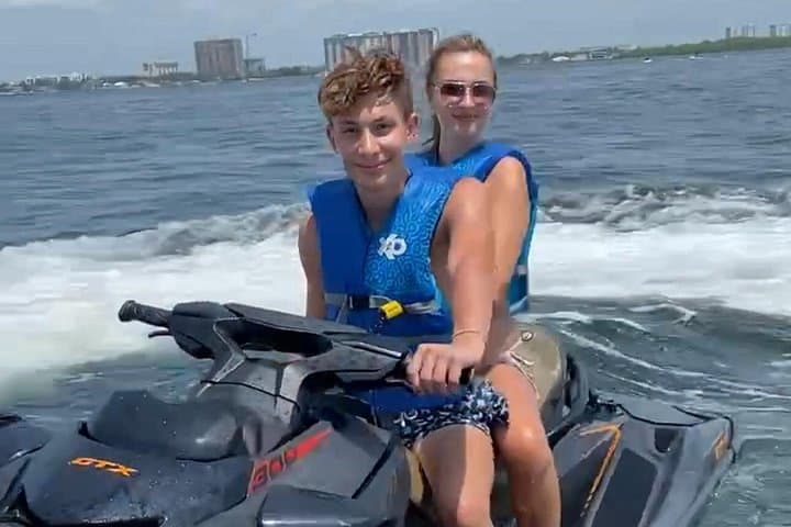 Miami Island Jet Ski Tour: Biscayne Bay Rides, Star Island Sights photo 1