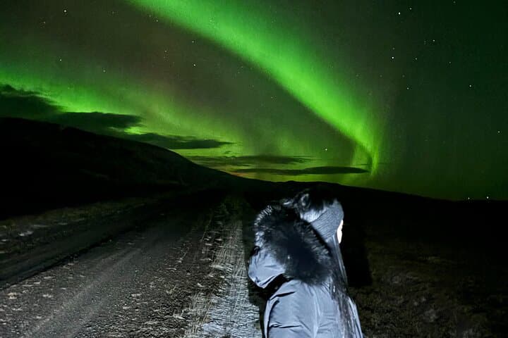 Private Northern Lights Photography Tour with Hot Chocolate in Reykjavík photo 1