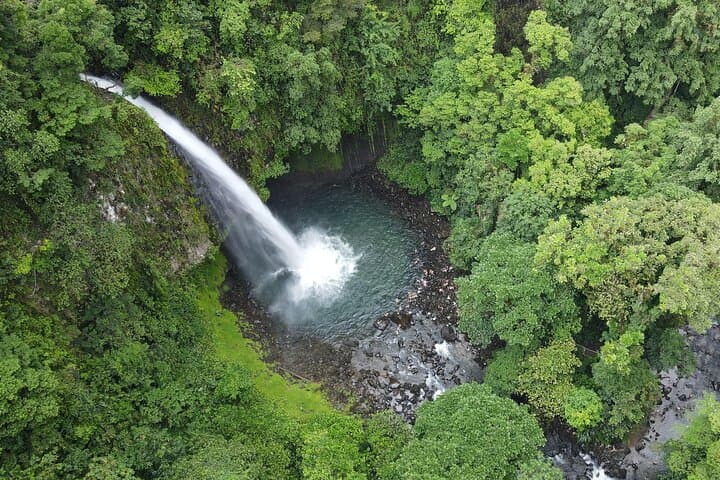 La Fortuna Waterfall Skip-the-Line Admission & Visitor Guide photo 4