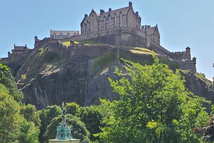 Private Edinburgh Half-Day Black Cab Tour: Royal Mile, Calton Hill & Arthur's Seat photo 4