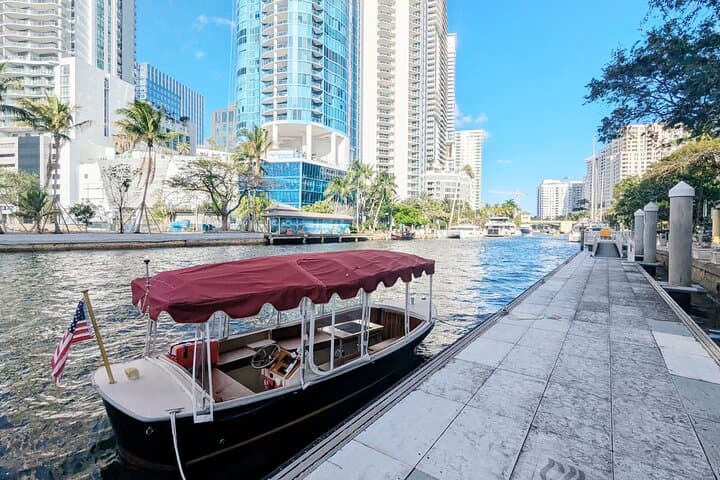 Silent Eco-Gondola Cruise Through Fort Lauderdale Canals photo 6