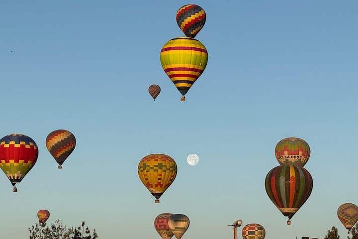 Hot Air Balloon Over Teotihuacan: Sunrise Flight & Guided Pyramid Tour