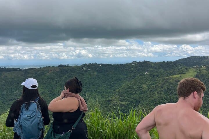 Cerro Mime Hike and Cliff-Jumping at Toro Negro River — Central Puerto Rico Adventure photo 2