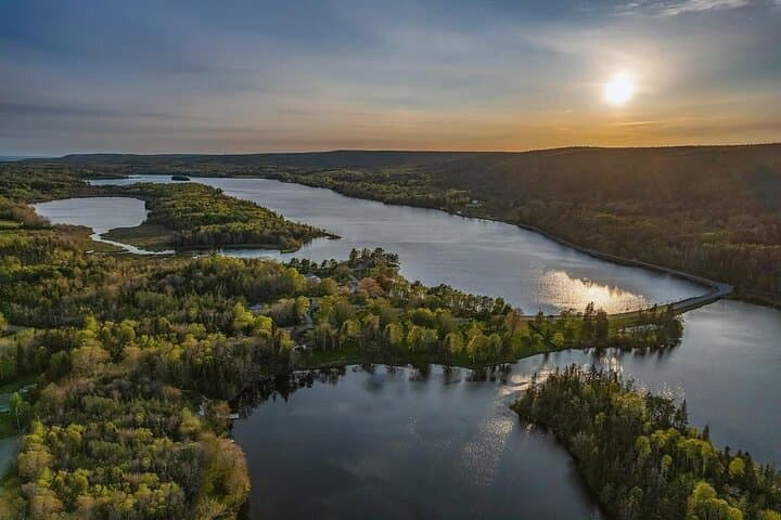 Sydney Scenic Tour: From Lakes to Waves on Cape Breton