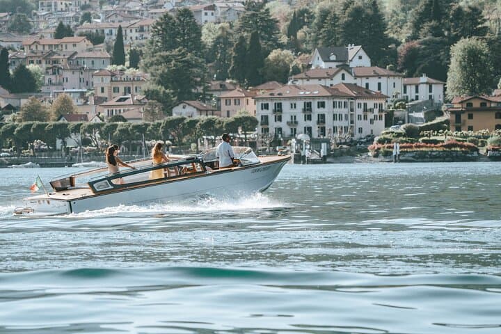 Private 2-Hour Venetian Water Taxi on Lake Como with Prosecco photo 6