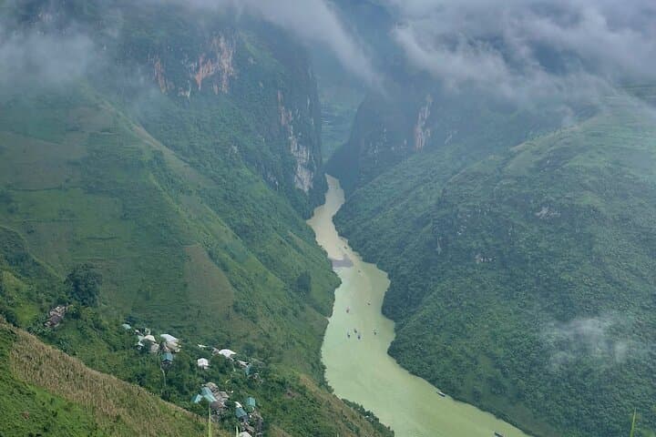 Ha Giang Loop Tour with Lee – 3-Day Motorbike Adventure on the Dong Van Plateau photo 6