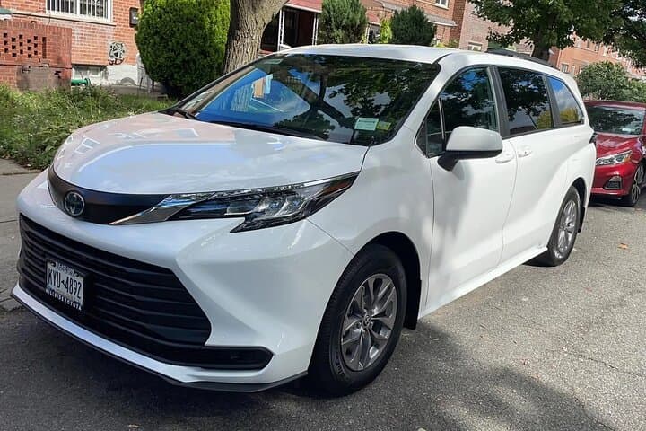 NYC Private Airport Transfer: JFK, LGA & EWR to Manhattan (Up to 3 Pax) photo 6