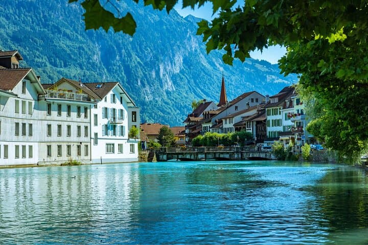 Zurich to Lauterbrunnen: Private Day Tour to Interlaken & Alpine Waterfalls