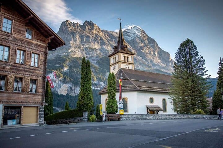 Day Trip from Zurich to Grindelwald and Lauterbrunnen: Waterfalls & Alpine Views