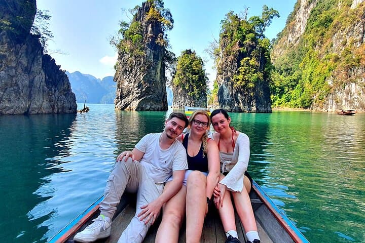 Cruise Cheow Lan Lake: Day Trip from Phuket to Khao Sok's Limestone Cliffs