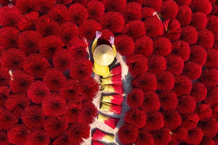 Hanoi Half-Day Craft Tour: Conical Hat Workshop & Quang Phu Cau Incense Village