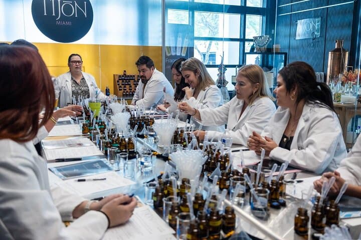 Miami Perfume Making Workshop: Create Your Signature Scent in 90 Minutes photo 4