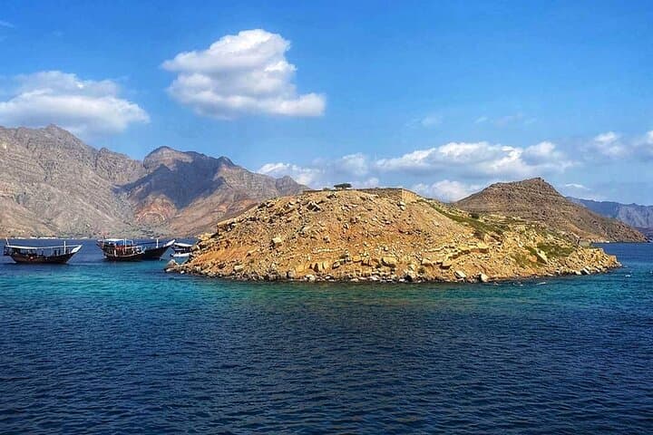 Musandam Dhow Cruise and Jebel Harim Mountain Safari 2-Day Tour photo 2