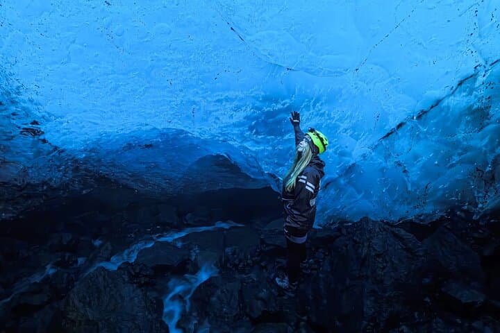 Sólheimajökull Glacier Hike and Blue Ice Cave Exploration photo 3