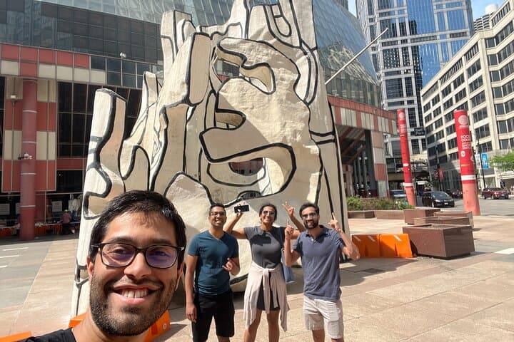 Chicago Scav Hunt: Loop & River North Self-Guided Urban Adventure photo 4