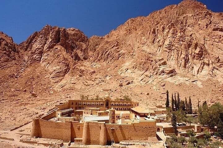 Night Climb to Mount Sinai: Sunrise Summit and St. Catherine Monastery Tour photo 4