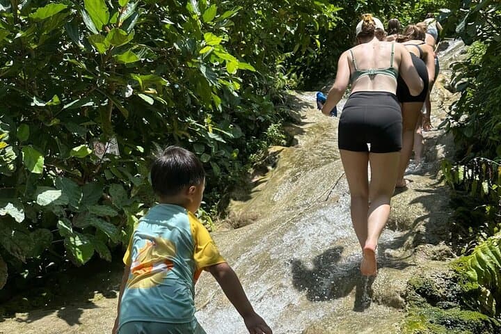 Chiang Mai Sticky Waterfall Climbing Adventure — Half-Day Spider-Man Experience photo 2