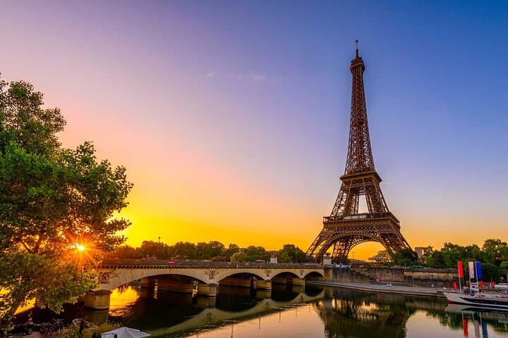 Private Driver in Paris: Flexible Chauffeur Service for Custom City Tours photo 5