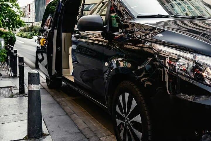 Private Driver in Paris: Flexible Chauffeur Service for Custom City Tours photo 6