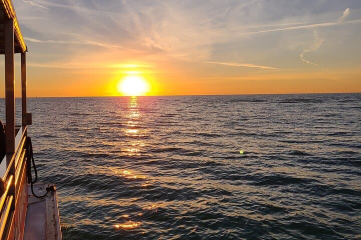 Dolphin Sunset Cruise at John's Pass — Madeira Beach Sunset Boat Tour photo 2