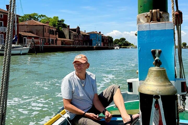 Venice Classic Bragozzo 4-Hour Lagoon Tour — San Marco to Burano & Murano photo 3