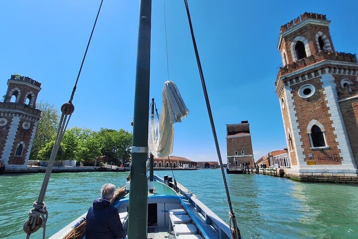 Bragozzo Boat Tour Around Venice: 2-Hour Highlights Cruise photo 2