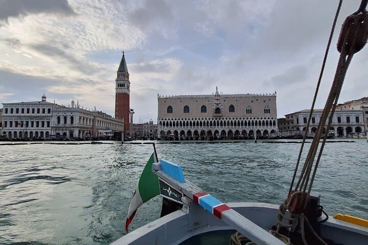 Bragozzo Boat Tour Around Venice: 2-Hour Highlights Cruise photo 3
