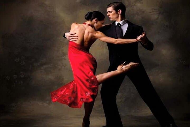 Private Tango Lessons in Istanbul with a European Champion