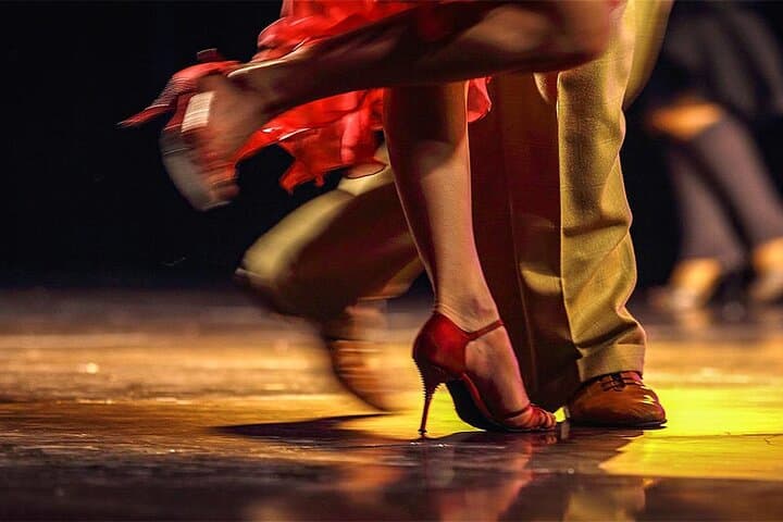 Private Tango Lessons in Istanbul with a European Champion photo 4