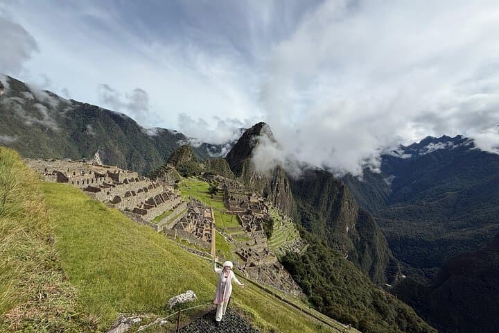 Short Inca Trail & Sun Gate: 2-Day Machu Picchu Trek Guide photo 2