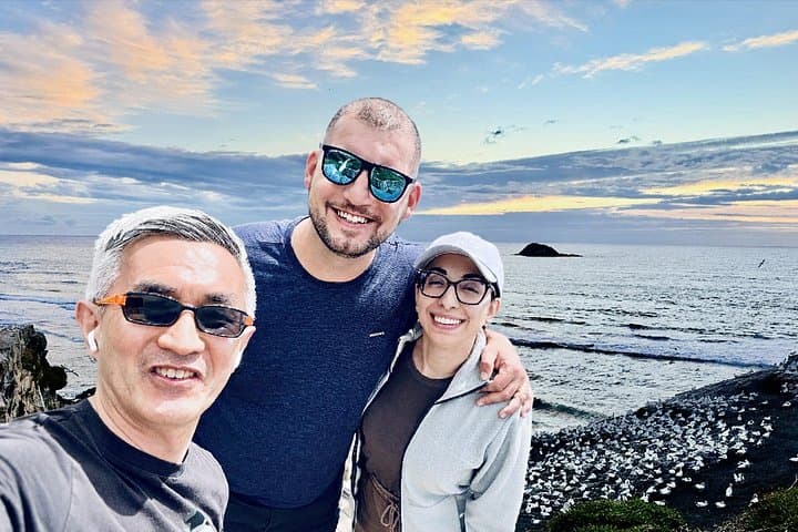 Auckland Sunset Tour: Thermal Pools, Historic Wine Tasting & Muriwai Gannet Colony photo 3
