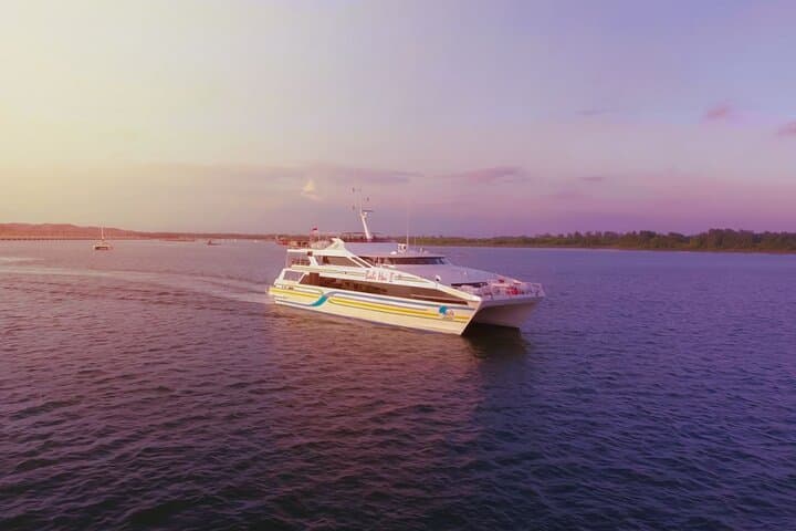 Bali Hai Sunset Dinner Cruise from Benoa Harbour — Catamaran Buffet & Live Cabaret
