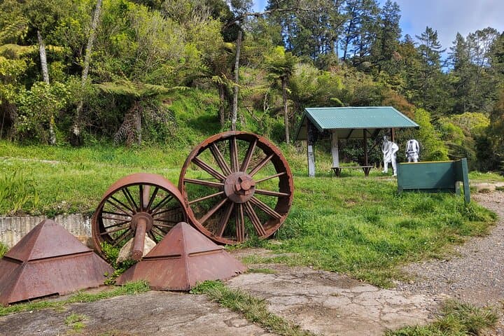 Day Trip from Auckland: Karangahake Gorge Rail Tunnel Loop & Waihi Gold Discovery photo 4