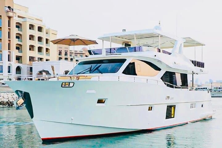 Private Yacht Cruise in Doha: Skyline, Islands & Optional Dining Experience photo 3