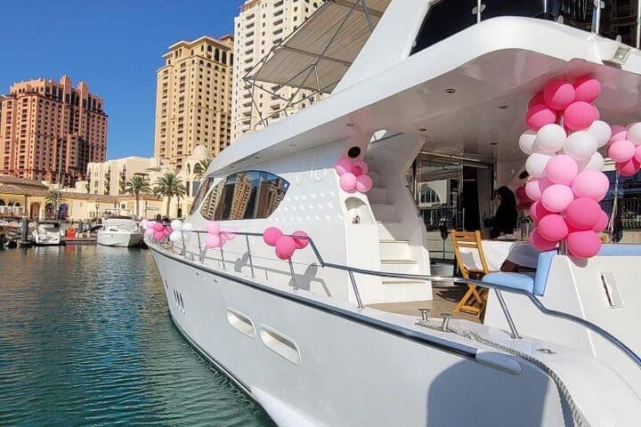 Private Yacht Cruise in Doha: Skyline, Islands & Optional Dining Experience photo 2
