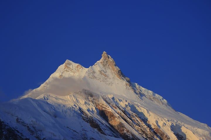 Manaslu Circuit: 12-Day Trek Over Larkya La Pass
