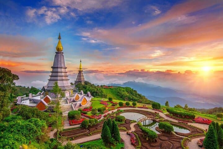 Doi Inthanon Full-Day Tour from Chiang Mai: Wachirathan, Royal Pagodas & Hill Tribe Village