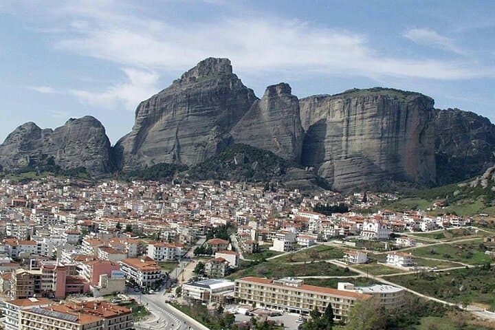 Private Delphi, Meteora & Thermopylae Tour from Athens — 2-Day Cultural Road Trip photo 2