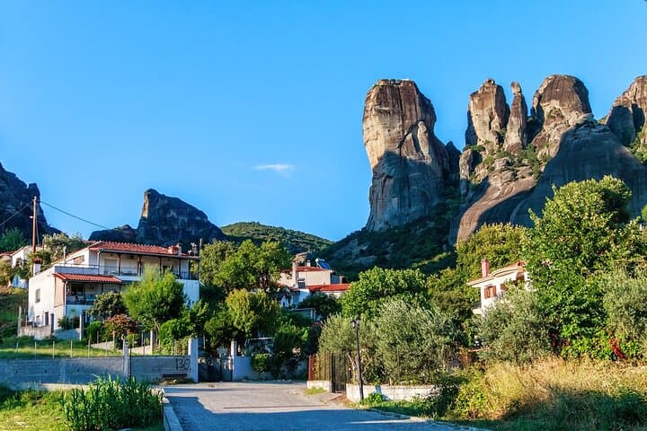 Private Delphi, Meteora & Thermopylae Tour from Athens — 2-Day Cultural Road Trip photo 4