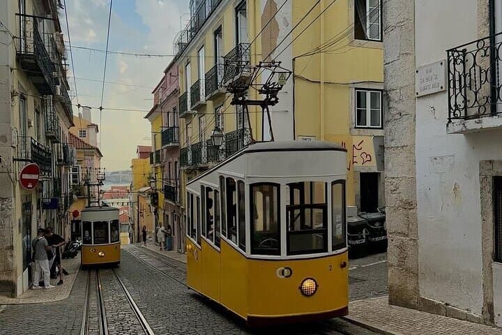 Lisbon Customizable Private Tour with Transportation - 4–5 Hour City Highlights photo 2