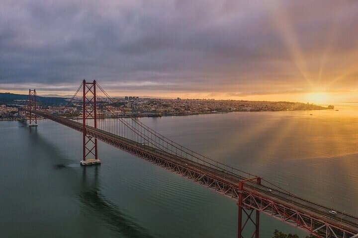 Lisbon Customizable Private Tour with Transportation - 4–5 Hour City Highlights