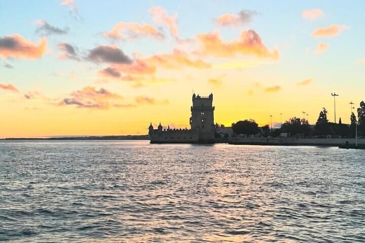 Lisbon Customizable Private Tour with Transportation - 4–5 Hour City Highlights photo 3