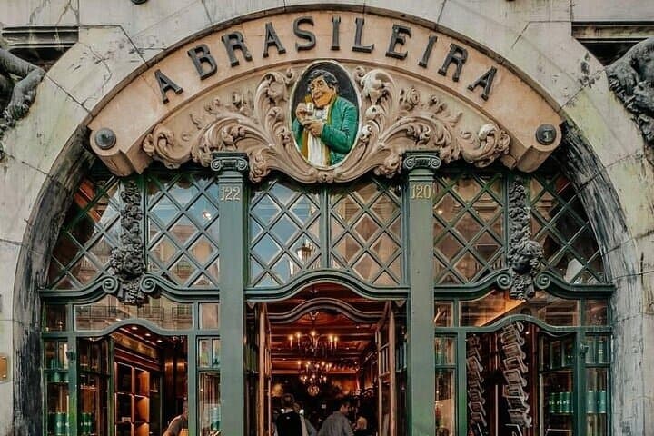 Lisbon Customizable Private Tour with Transportation - 4–5 Hour City Highlights photo 4