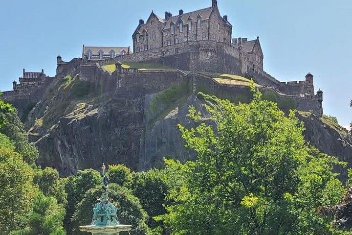 Private Edinburgh Full-Day Black Cab Tour: Royal Mile, Arthur's Seat & Queensferry photo 1